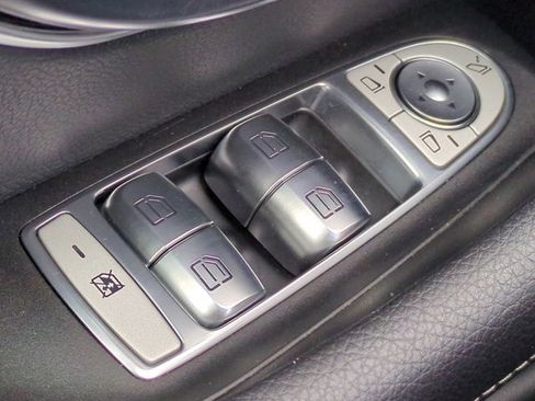 Certified 2019 Mercedes-Benz E 300 4MATIC image 24