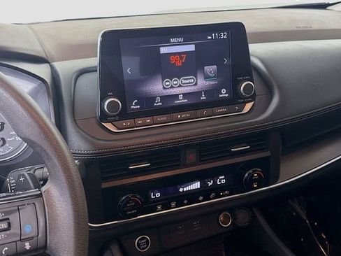 Used 2023 Nissan Rogue SV FWD image 18