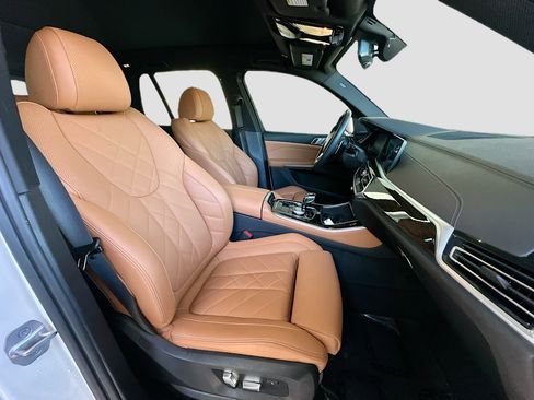 Used 2023 BMW X5 xDrive40i w/ Executive Package image 30