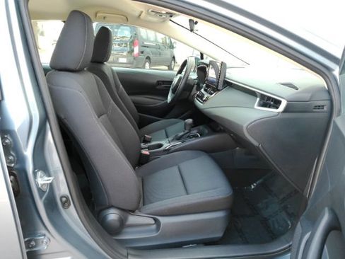 Used 2025 Toyota Corolla LE FWD image 20