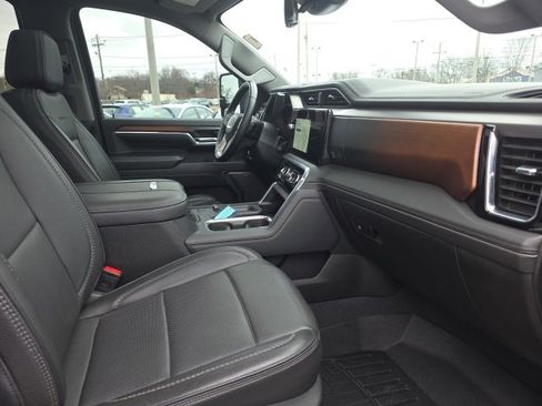 Used 2024 GMC Sierra 3500 Denali w/ Denali Reserve Package image 10