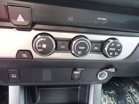 Used 2019 Toyota Tacoma SR RWD image 12