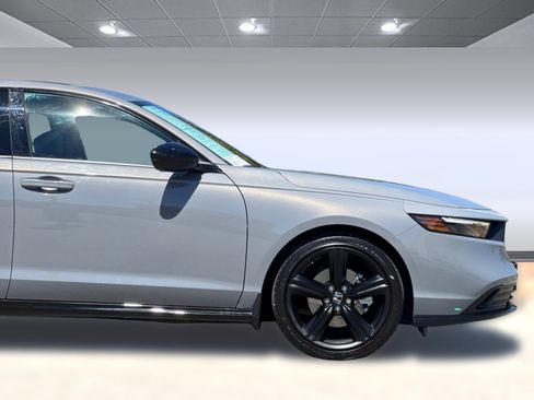 Certified 2025 Honda Accord Sport image 33