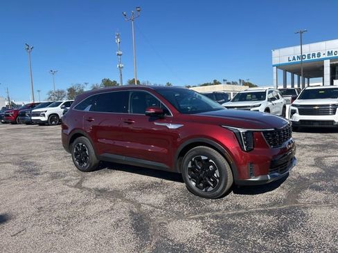 Used 2025 Kia Sorento S image 1