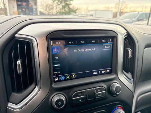 Used 2022 Chevrolet Silverado 3500 LT w/ Convenience Package image 18