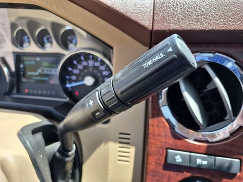 Used 2014 Ford F250 King Ranch w/ FX4 Off-Road Package AWD/4WD image 31
