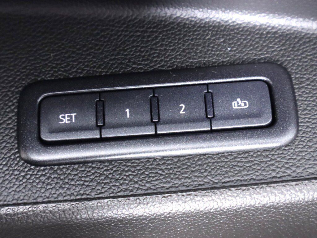 Used 2019 GMC Yukon Denali w/ Open Road Package RWD image 29