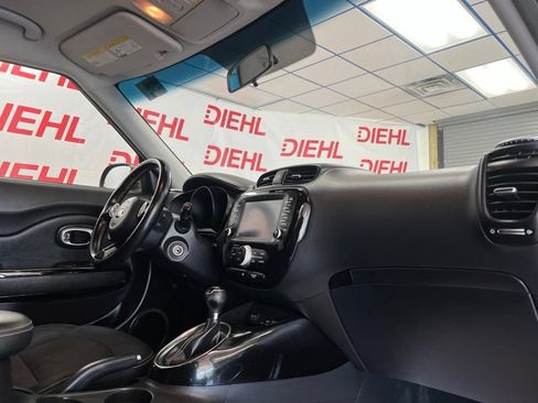 Used 2016 Kia Soul + w/ Audio Package FWD image 13