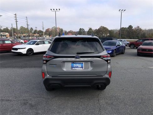 Used 2025 Subaru Forester Premium image 7