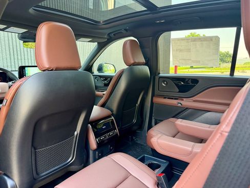 New 2026 Lincoln Aviator Reserve AWD/4WD image 16