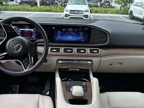 Used 2024 Mercedes-Benz GLE 450 4MATIC image 14