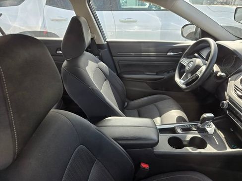 Used 2019 Nissan Altima 2.5 S image 3