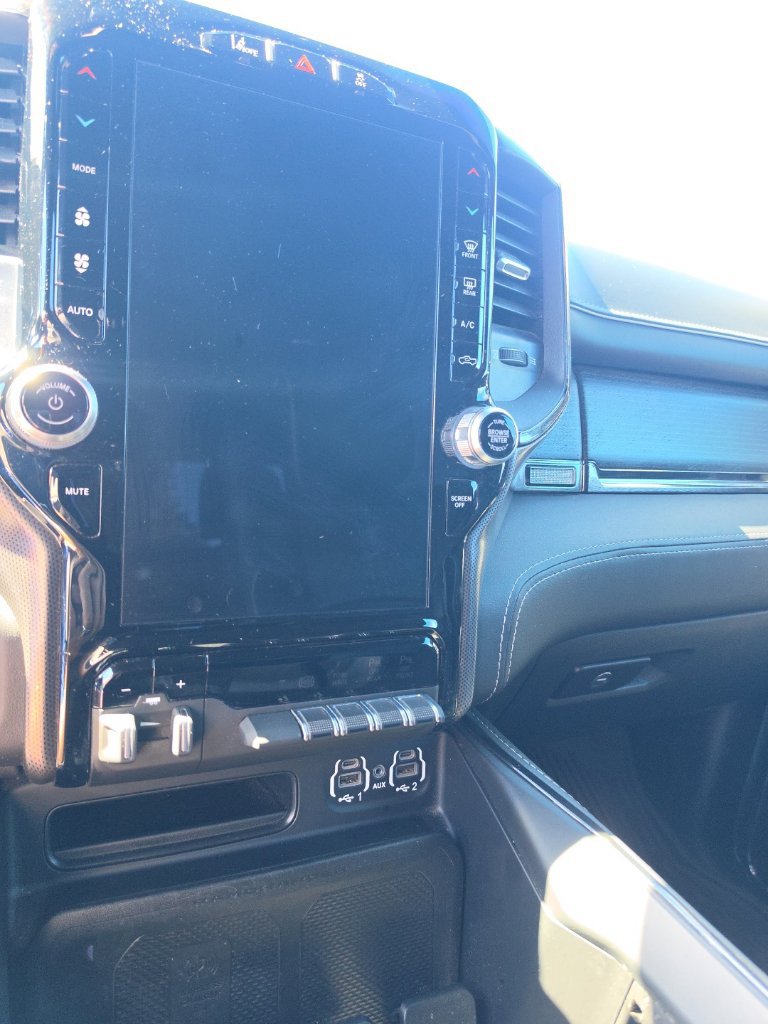 Used 2022 RAM 3500 Limited AWD/4WD image 18