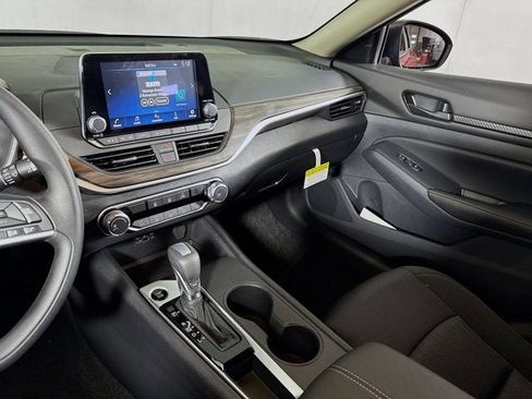 New 2026 Nissan Altima 2.5 SV FWD image 17