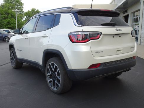 Used 2021 Jeep Compass Limited w/ Sun and Sound Group AWD/4WD image 3