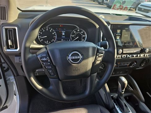 New 2025 Nissan Frontier SV image 28