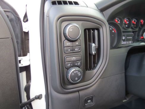 Certified 2025 Chevrolet Silverado 1500 Custom w/ Turbomax Blackout Package image 25