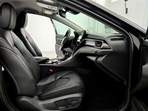 Used 2024 Toyota Camry XSE FWD image 17