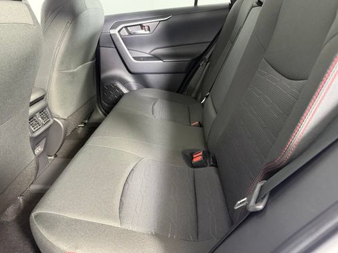 Used 2025 Toyota RAV4 SE AWD/4WD image 25