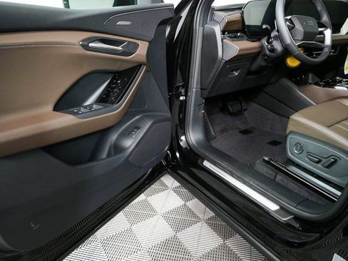 New 2027 Audi Q6 e-tron Premium image 8