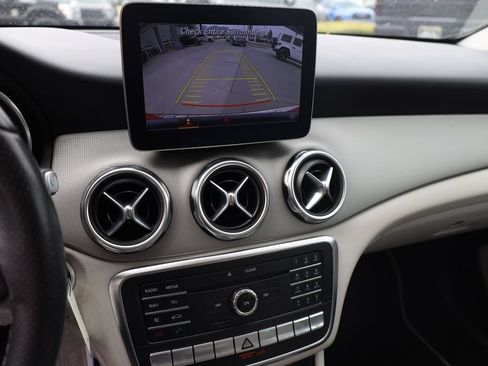 Used 2018 Mercedes-Benz GLA 250 4MATIC image 15