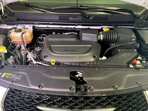 Used 2022 Chrysler Pacifica Touring-L FWD image 29
