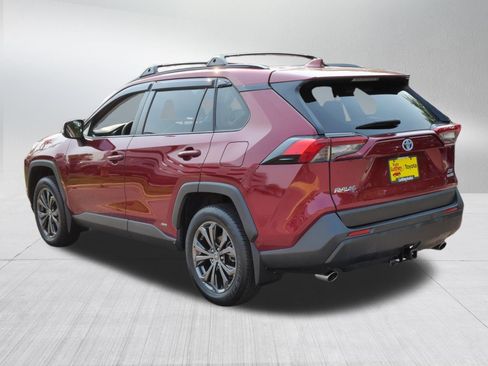 Certified 2022 Toyota RAV4 XLE Premium AWD/4WD image 6