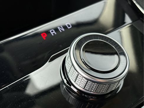 Used 2023 Jeep Grand Cherokee Limited image 23