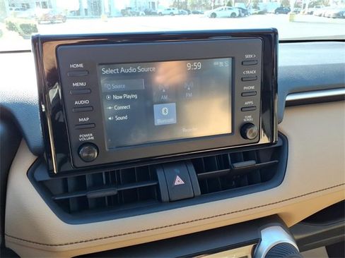 Used 2019 Toyota RAV4 LE image 18