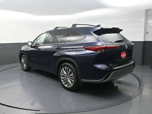 Certified 2020 Toyota Highlander Platinum AWD/4WD image 6