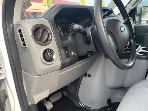 Used 2013 Ford E-150 and Econoline 150 image 18