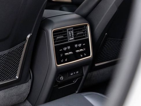 New 2026 Porsche Cayenne Turbo image 94