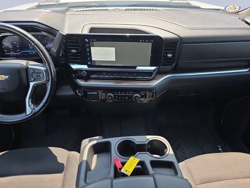 Used 2024 Chevrolet Silverado 2500 LT AWD/4WD image 14