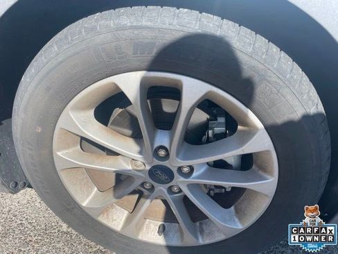 Used 2020 Ford Fusion SE FWD image 25