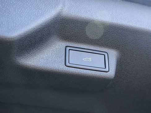 New 2025 Volkswagen ID. Buzz 1st Edition image 41