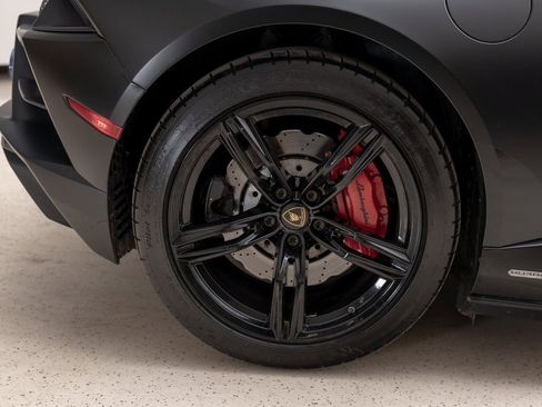 Used 2020 Lamborghini Huracan EVO image 43