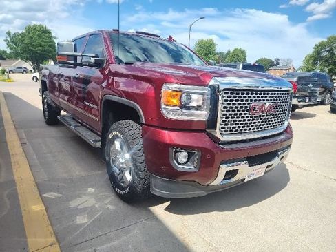 Used 2016 GMC Sierra 3500 Denali w/ Driver Alert Package AWD/4WD image 4