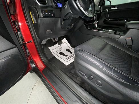 Used 2020 Kia Sportage EX w/ EX Technology Package image 12