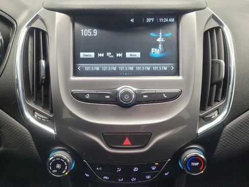 Used 2018 Chevrolet Cruze LT w/ Convenience Package image 25