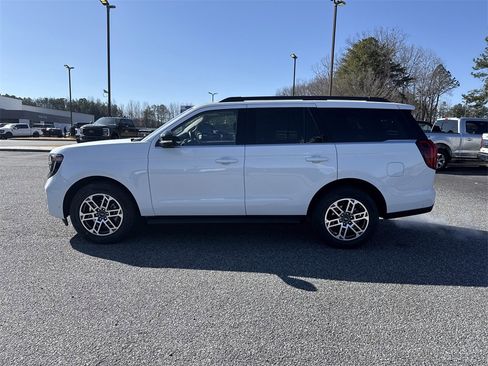 Used 2025 Ford Expedition Active image 4