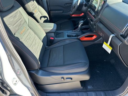New 2026 Nissan Frontier Pro-X w/ Pro-X Convenience Package RWD image 13