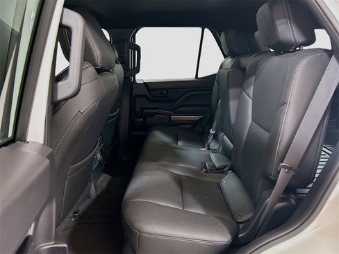 Used 2025 Toyota 4Runner TRD Off-Road image 21