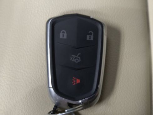 Used 2019 Cadillac XT5 FWD image 32