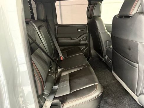Used 2024 Nissan Frontier PRO-4X AWD/4WD image 24