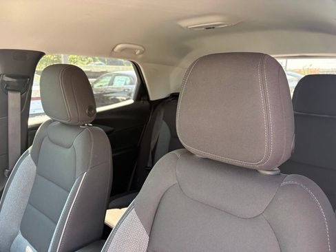 Used 2025 Chevrolet TrailBlazer LT FWD image 24