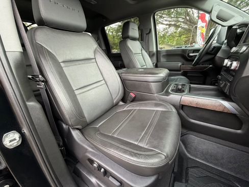 Used 2022 GMC Sierra 2500 Denali w/ Denali Ultimate Package AWD/4WD image 24