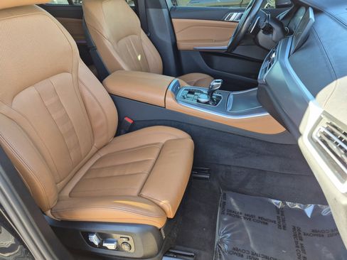 Used 2021 BMW X5 xDrive40i w/ M Sport Package image 24