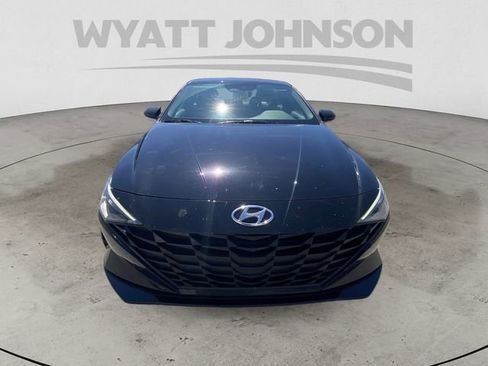 Used 2023 Hyundai Elantra SE FWD image 14