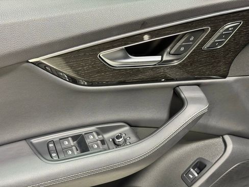 Used 2025 Audi Q7 3.0T Premium Plus image 15