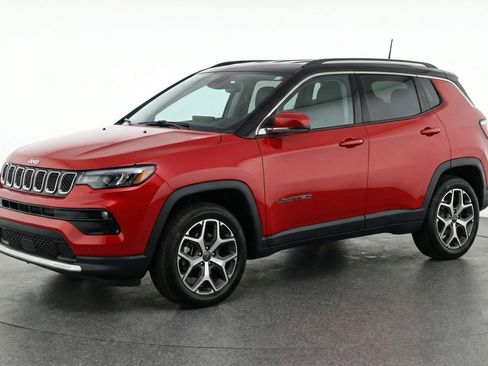 Used 2025 Jeep Compass Limited AWD/4WD image 3